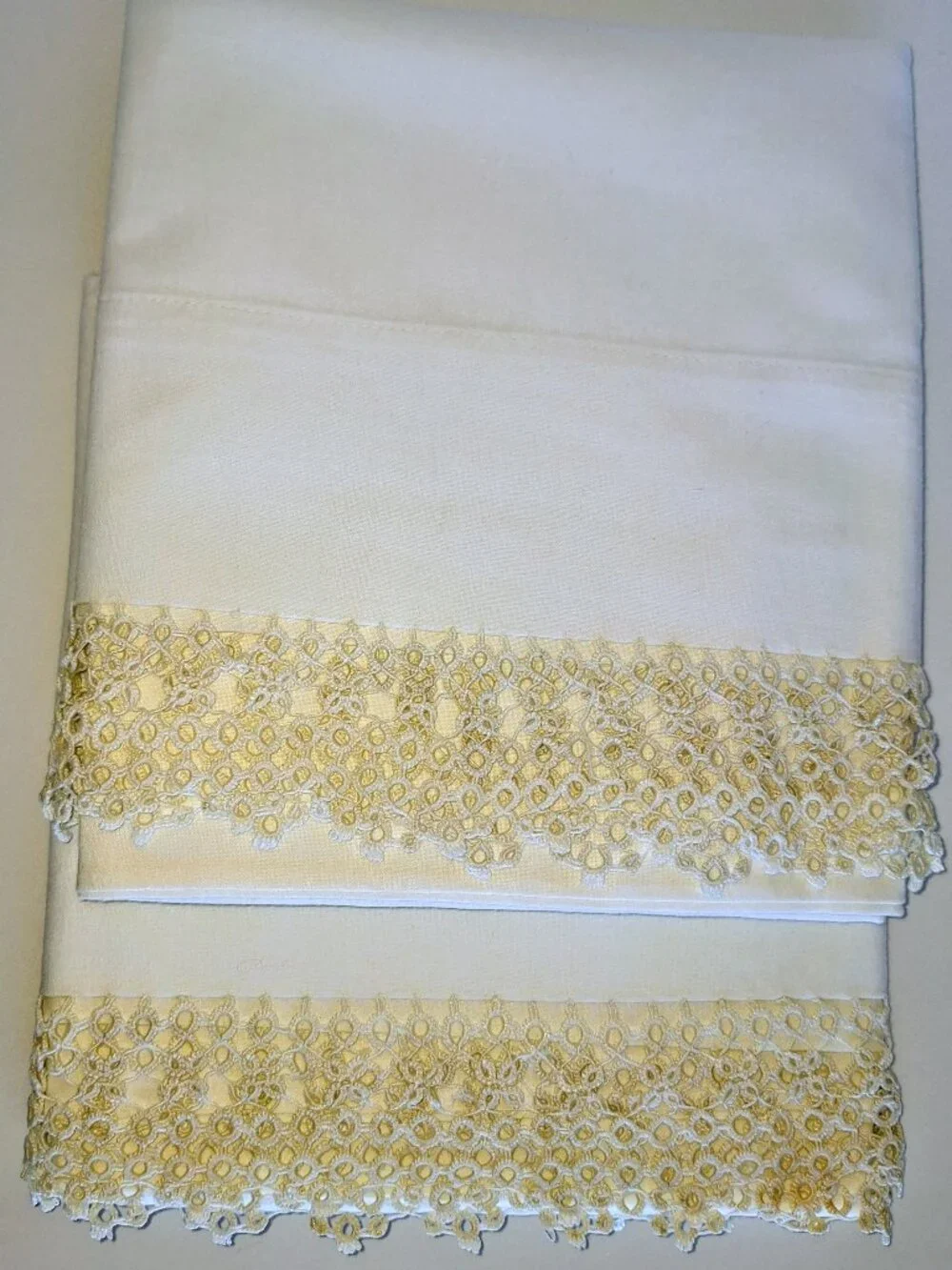 Vintage 2 Pillowcases with White Circles Edging